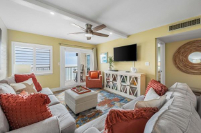Holiday Surf and Racquet Unit 605